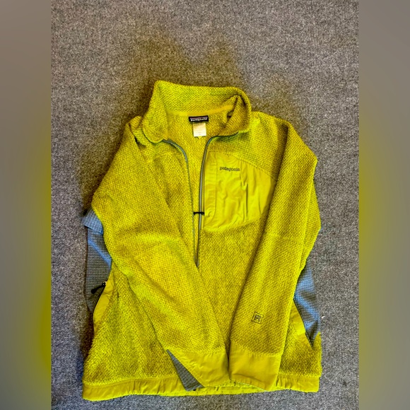 Patagonia “R” Fleece Jacket - Picture 1 of 11